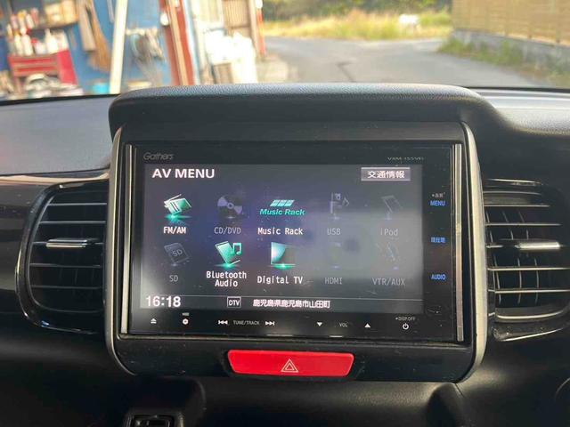 N-BOXカスタム ETC バックカメラ 両側電動スライドドア ナビ TV オートライト スマートキー アイドリングストップ ベンチシート CVT ESC CD DVD再生 USB ミュージックプレイヤー接続可(6枚目)