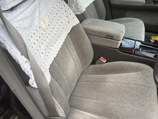 シーマ ３０ＬＶ　３．０Ｌ・ターボ・車検８年９月・純正アルミ・パワーシート・キーレス・ＥＴＣ（3枚目）