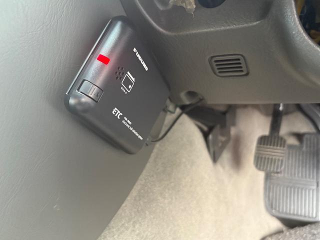 シーマ ３０ＬＶ　３．０Ｌ・ターボ・車検８年９月・純正アルミ・パワーシート・キーレス・ＥＴＣ（5枚目）