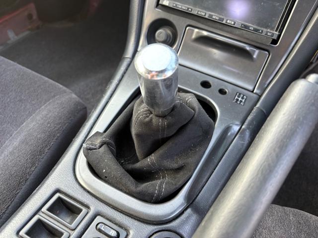 シルビア Ｋ’ｓ　エアロＳＥ　ターボ・５ＭＴ・後期型・ローダウン・１８インチアルミ・社外マフラー・ブローオフ・エアクリ・ハンドル・エアロボンネット・ブースト計（6枚目）