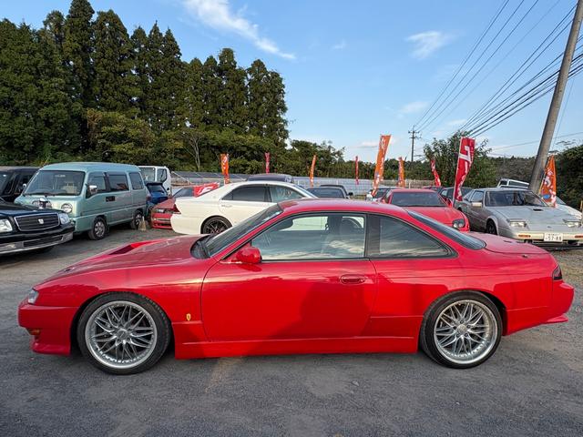 シルビア Ｋ’ｓ　エアロＳＥ　ターボ・５ＭＴ・後期型・ローダウン・１８インチアルミ・社外マフラー・ブローオフ・エアクリ・ハンドル・エアロボンネット・ブースト計（15枚目）