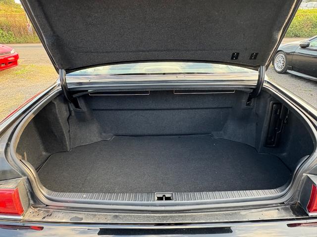 センチュリー 標準仕様車　デュアルＥＭＶパッケージ　Ｖ１２エンジン・純正アルミ・フェンダーミラー・シートヒーター・レザーシート・ナビ・キーレス・エアサスコントローラー・電動リアカーテン・パワーシート（19枚目）