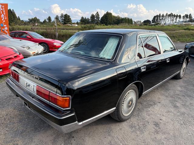 センチュリー 標準仕様車　デュアルＥＭＶパッケージ　Ｖ１２エンジン・純正アルミ・フェンダーミラー・シートヒーター・レザーシート・ナビ・キーレス・エアサスコントローラー・電動リアカーテン・パワーシート（32枚目）