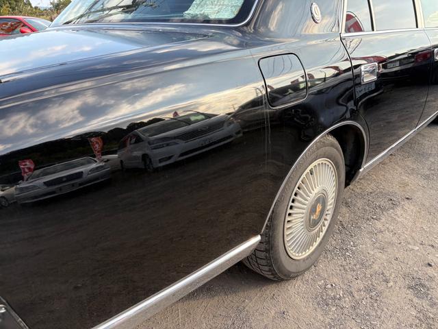 センチュリー 標準仕様車　デュアルＥＭＶパッケージ　Ｖ１２エンジン・純正アルミ・フェンダーミラー・シートヒーター・レザーシート・ナビ・キーレス・エアサスコントローラー・電動リアカーテン・パワーシート（38枚目）