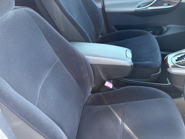 マークXジオ 240G エアロツアラーベーシック ナビ・TV・バックカメラ・コーナーセンサー・フォグ・純正アルミホイール・プッシュスタート・スマートキー(3枚目)