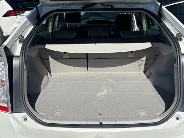 プリウス Ｓ　ハイブリッド・ナビ・ＴＶ・バックカメラ・純正アルミホイール・フォグ・ＥＴＣ・プッシュスタート・スマートキー（15枚目）