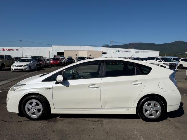 プリウス Ｓ　ハイブリッド・ナビ・ＴＶ・バックカメラ・純正アルミホイール・フォグ・ＥＴＣ・プッシュスタート・スマートキー（21枚目）