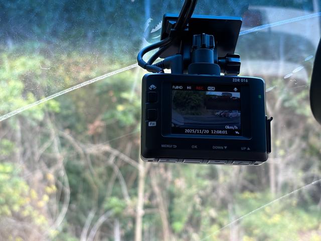 オデッセイ ＭＸ・エアロパッケージ　車検８年３月・ナビ・バックカメラ・キーレス・ドライブレコーダー・フォグ・純正アルミ・エアロ・ハンドルコマンダー（7枚目）