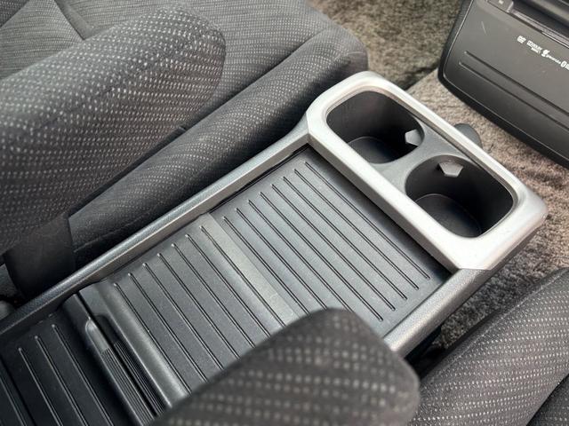 オデッセイ ＭＸ・エアロパッケージ　車検８年３月・ナビ・バックカメラ・キーレス・ドライブレコーダー・フォグ・純正アルミ・エアロ・ハンドルコマンダー（13枚目）