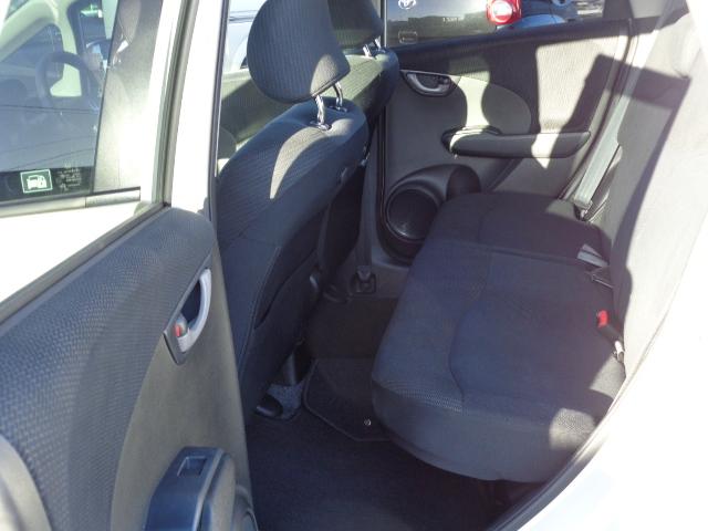 フィットハイブリッド ベースグレード 純正ナビゲーション クルーズコントロール バックカメラ ワンセグテレビ オートエアコン ヘッドライトレベライザー(7枚目)