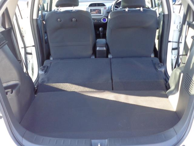 フィットハイブリッド ベースグレード 純正ナビゲーション クルーズコントロール バックカメラ ワンセグテレビ オートエアコン ヘッドライトレベライザー(11枚目)