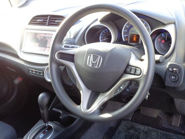 フィットハイブリッド ベースグレード 純正ナビゲーション クルーズコントロール バックカメラ ワンセグテレビ オートエアコン ヘッドライトレベライザー(12枚目)