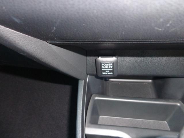 フィットハイブリッド ベースグレード 純正ナビゲーション クルーズコントロール バックカメラ ワンセグテレビ オートエアコン ヘッドライトレベライザー(19枚目)