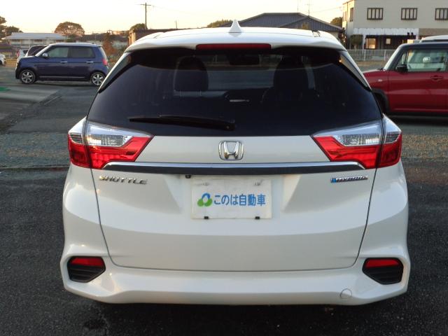 シャトル ハイブリッドＸ　純正ナビゲーション　パドルシフト　地デジテレビ　バックカメラ　レダーブレーキアシスト　オートライト　オートエアコン　オート格納ドアミラー　ＥＴＣ（5枚目）