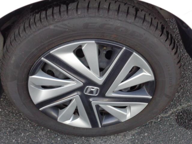 シャトル ハイブリッドＸ　純正ナビゲーション　パドルシフト　地デジテレビ　バックカメラ　レダーブレーキアシスト　オートライト　オートエアコン　オート格納ドアミラー　ＥＴＣ（7枚目）