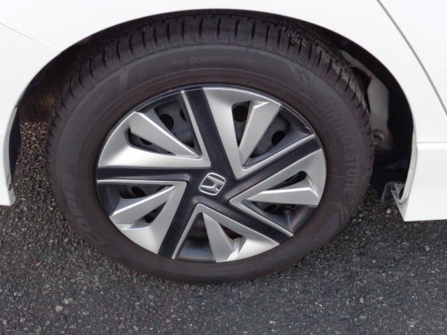 シャトル ハイブリッドＸ　純正ナビゲーション　パドルシフト　地デジテレビ　バックカメラ　レダーブレーキアシスト　オートライト　オートエアコン　オート格納ドアミラー　ＥＴＣ（8枚目）