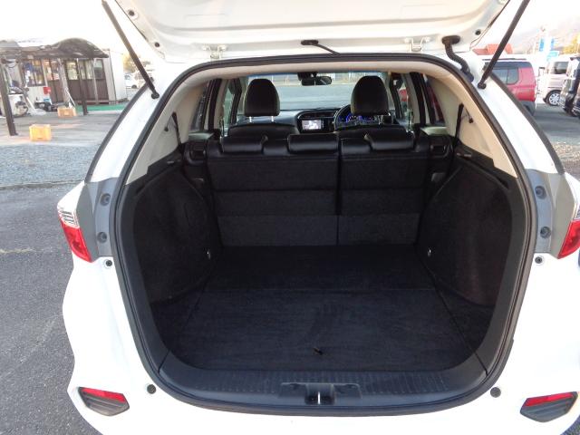 シャトル ハイブリッドＸ　純正ナビゲーション　パドルシフト　地デジテレビ　バックカメラ　レダーブレーキアシスト　オートライト　オートエアコン　オート格納ドアミラー　ＥＴＣ（10枚目）