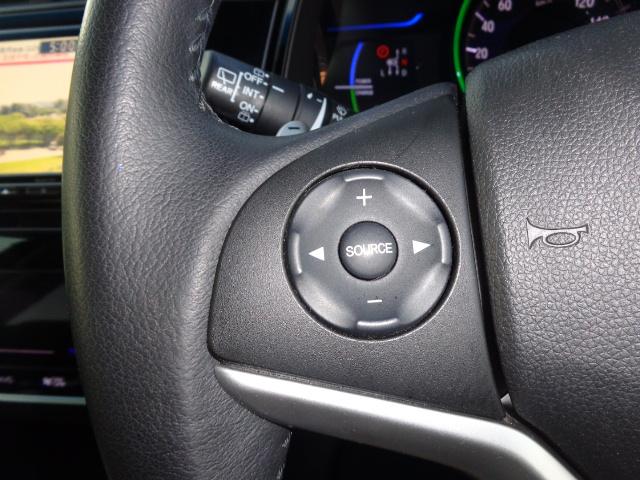 シャトル ハイブリッドＸ　純正ナビゲーション　パドルシフト　地デジテレビ　バックカメラ　レダーブレーキアシスト　オートライト　オートエアコン　オート格納ドアミラー　ＥＴＣ（19枚目）