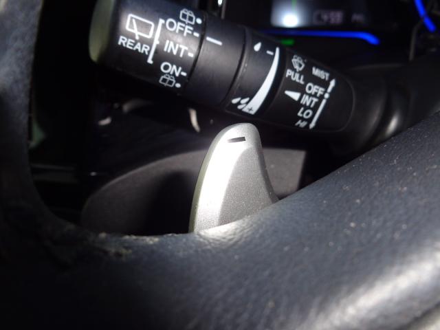 シャトル ハイブリッドＸ　純正ナビゲーション　パドルシフト　地デジテレビ　バックカメラ　レダーブレーキアシスト　オートライト　オートエアコン　オート格納ドアミラー　ＥＴＣ（20枚目）