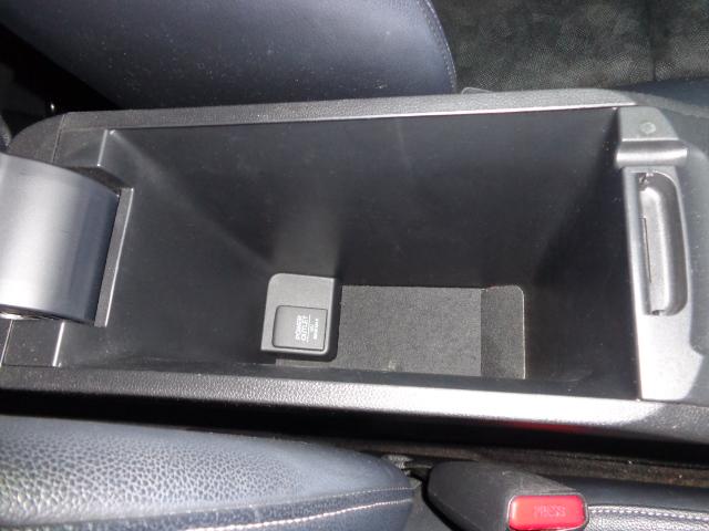 シャトル ハイブリッドＸ　純正ナビゲーション　パドルシフト　地デジテレビ　バックカメラ　レダーブレーキアシスト　オートライト　オートエアコン　オート格納ドアミラー　ＥＴＣ（30枚目）