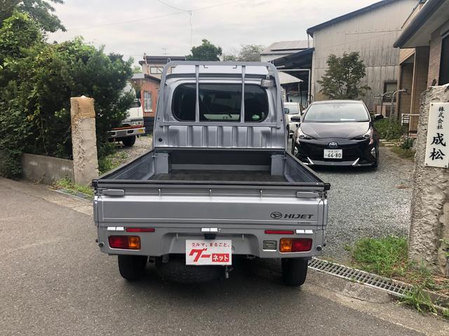 ハイゼットトラック ジャンボ　４ＷＤ　ＭＴ　キーレスエントリー　アルミホイール　エアコン　パワーステアリング　パワーウィンドウ　運転席エアバッグ　助手席エアバッグ　ＣＤ　ミュージックプレイヤー接続可（6枚目）