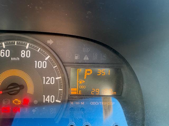 ハイゼットカーゴ デッキバン　ＡＴ　衝突被害軽減システム　両側スライドドア　キーレスエントリー　アイドリングストップ　電動格納ミラー　オートマチックハイビーム　ＡＢＳ　ＥＳＣ　エアコン　パワーステアリング　パワーウィンドウ（8枚目）