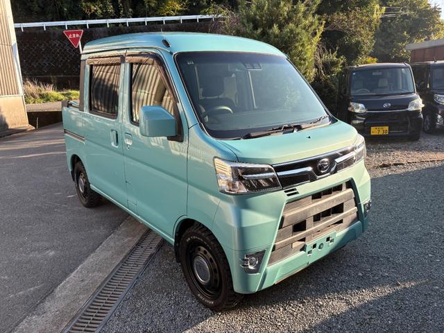 ハイゼットカーゴ デッキバン　ＡＴ　衝突被害軽減システム　両側スライドドア　キーレスエントリー　アイドリングストップ　電動格納ミラー　オートマチックハイビーム　ＡＢＳ　ＥＳＣ　エアコン　パワーステアリング　パワーウィンドウ（10枚目）