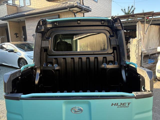 ハイゼットカーゴ デッキバン　ＡＴ　衝突被害軽減システム　両側スライドドア　キーレスエントリー　アイドリングストップ　電動格納ミラー　オートマチックハイビーム　ＡＢＳ　ＥＳＣ　エアコン　パワーステアリング　パワーウィンドウ（16枚目）