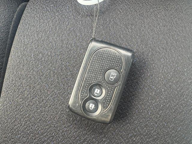 タント 　ＥＴＣ　両側スライド・片側電動　衝突被害軽減システム　スマートキー　アイドリングストップ　ベンチシート　ＣＶＴ　ＥＳＣ　ミュージックプレイヤー接続可　アルミホイール（6枚目）