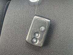 ���ޡ��ȥ��������ƥ���ץå��奨�󥸥󥹥����ȥ����ƥࡢ���󥸥��ư����ߤ��󥿥å��ǹԤ��������Υ��å��ޤǥɥ��Υ֤˿������ǥ�󥿥å����ǹԤ����Ȥ�����ޤ��� 6