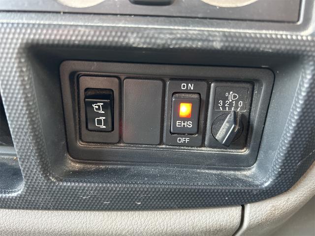 アトラストラック 　ＭＴ　後輪ダブル　電動格納ミラー　エアコン　パワーウィンドウ　運転席エアバッグ（6枚目）