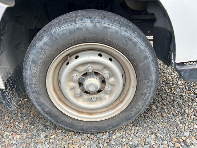 アトラストラック 　ＭＴ　後輪ダブル　電動格納ミラー　エアコン　パワーウィンドウ　運転席エアバッグ（20枚目）