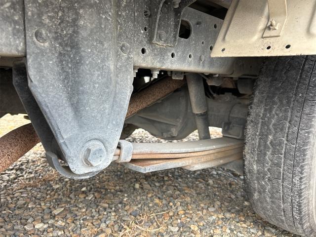 アトラストラック 　ＭＴ　後輪ダブル　電動格納ミラー　エアコン　パワーウィンドウ　運転席エアバッグ（21枚目）