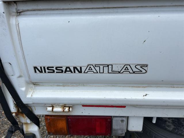 アトラストラック 　ＭＴ　後輪ダブル　電動格納ミラー　エアコン　パワーウィンドウ　運転席エアバッグ（25枚目）
