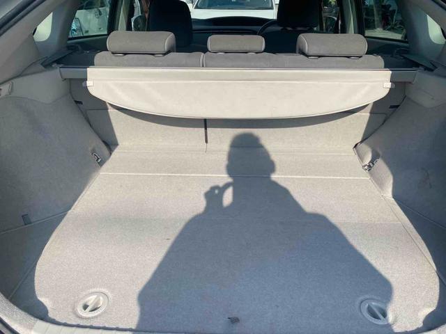 プリウス Ｓ　ＥＴＣ　バックカメラ　ＴＶ　アルミホイール　ＣＶＴ　スマートキー　アイドリングストップ　電動格納ミラー　盗難防止システム　ＣＤ　衝突安全ボディ　ＡＢＳ　ＥＳＣ　エアコン　パワーステアリング（15枚目）
