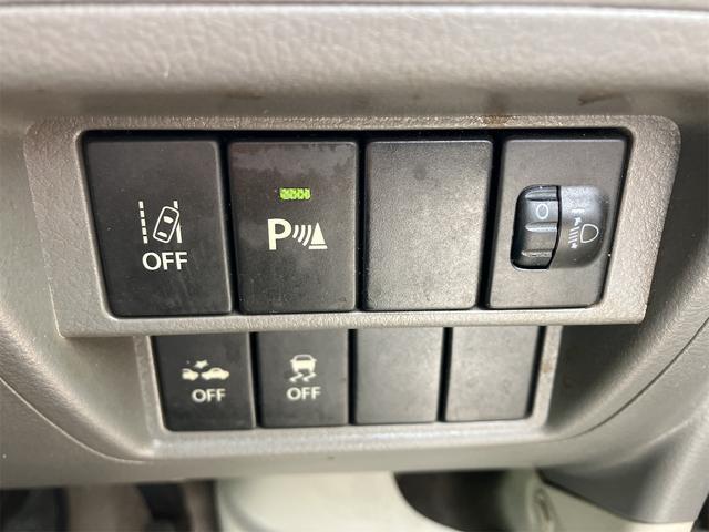 接触を未然に防ぐ、クリアランスソナー搭載です。車を守るためには必須のアイテムですね。