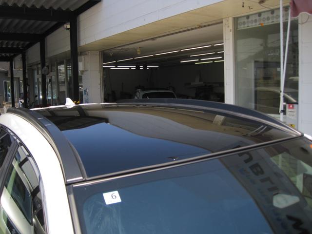 カローラクロス ハイブリッド　Ｚ　登録済未使用車　マイナーチェンジモデル　パノラマルーフ　シグナルロードプロジェクション　純正ナビ　ＴＶ　ＥＴＣ　Ｂｌｕｅｔｏｏｔｈ（10枚目）