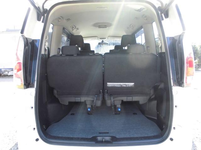 セレナ Ｘ　Ｖセレクション　キーフリー　プッシュスタート　左右パワースライドドア　大画面地デジナビ　全方位カメラ　ＣＶＴ　タイミングチェーンエンジン　ＥＴＣ（11枚目）