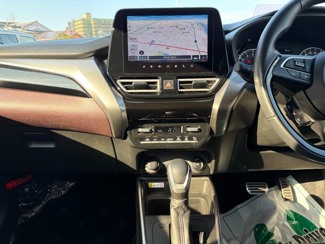 フロンクス ベースグレード　ベースグレード（５名）　純正スマートフォン連携ナビ９インチ　フルセグＴＶ　全法カメラ　アダプティブクルーズ　ワイヤレス充電　電動パーキング　スズキセーフティ　シートヒーター　ＥＴＣ（9枚目）