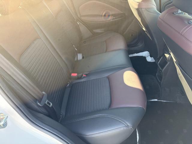 フロンクス ベースグレード　ベースグレード（５名）　純正スマートフォン連携ナビ９インチ　フルセグＴＶ　全法カメラ　アダプティブクルーズ　ワイヤレス充電　電動パーキング　スズキセーフティ　シートヒーター　ＥＴＣ（18枚目）