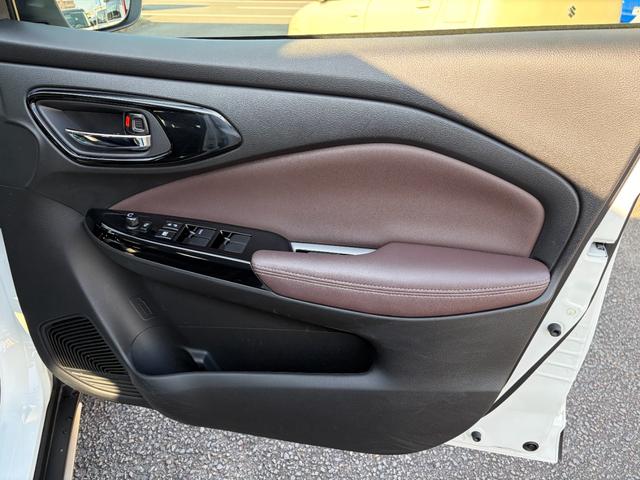 フロンクス ベースグレード　ベースグレード（５名）　純正スマートフォン連携ナビ９インチ　フルセグＴＶ　全法カメラ　アダプティブクルーズ　ワイヤレス充電　電動パーキング　スズキセーフティ　シートヒーター　ＥＴＣ（26枚目）