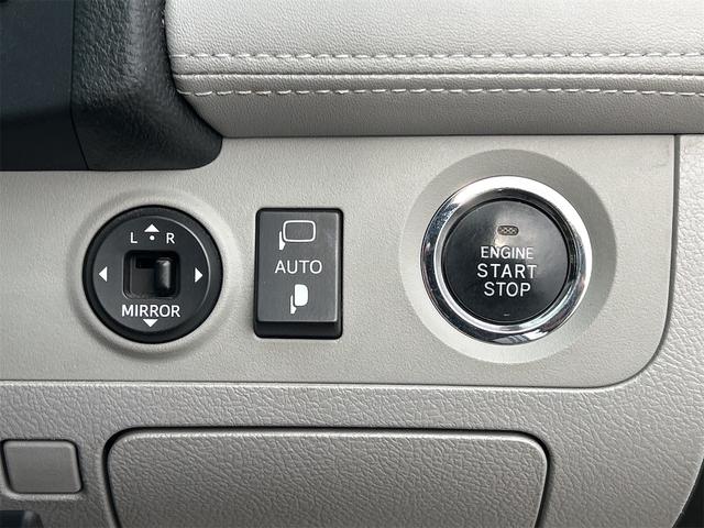 クラウン ロイヤルサルーン　ＥＴＣ　オートクルーズコントロール　バックカメラ　ナビ　ＴＶ　アルミホイール　オートライト　ＨＩＤ　ＡＴ　シートヒーター　スマートキー　電動格納ミラー　盗難防止システム　ＣＤ　ＤＶＤ再生　ＵＳＢ（8枚目）