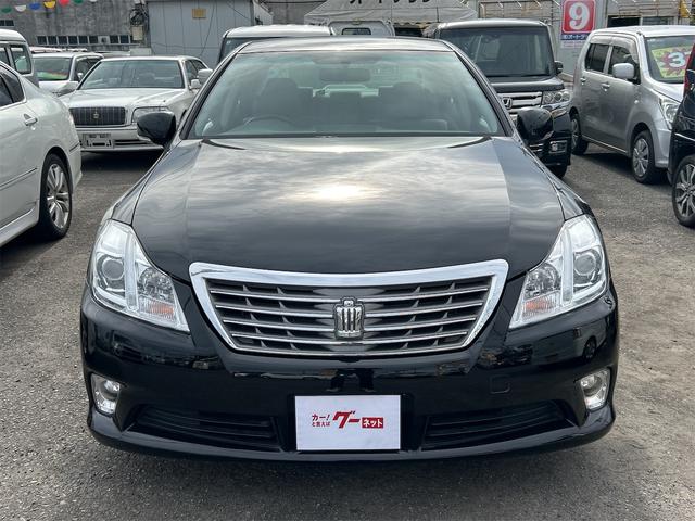 クラウン ロイヤルサルーン　ＥＴＣ　オートクルーズコントロール　バックカメラ　ナビ　ＴＶ　アルミホイール　オートライト　ＨＩＤ　ＡＴ　シートヒーター　スマートキー　電動格納ミラー　盗難防止システム　ＣＤ　ＤＶＤ再生　ＵＳＢ（12枚目）