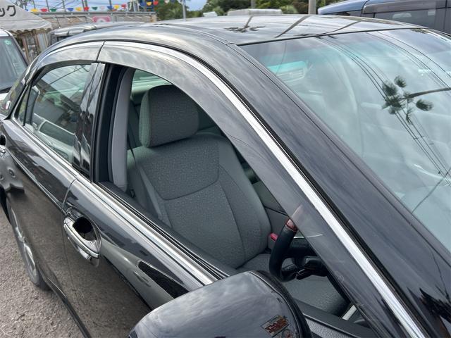 クラウン ロイヤルサルーン　ＥＴＣ　オートクルーズコントロール　バックカメラ　ナビ　ＴＶ　アルミホイール　オートライト　ＨＩＤ　ＡＴ　シートヒーター　スマートキー　電動格納ミラー　盗難防止システム　ＣＤ　ＤＶＤ再生　ＵＳＢ（22枚目）