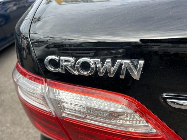 クラウン ロイヤルサルーン　ＥＴＣ　オートクルーズコントロール　バックカメラ　ナビ　ＴＶ　アルミホイール　オートライト　ＨＩＤ　ＡＴ　シートヒーター　スマートキー　電動格納ミラー　盗難防止システム　ＣＤ　ＤＶＤ再生　ＵＳＢ（26枚目）
