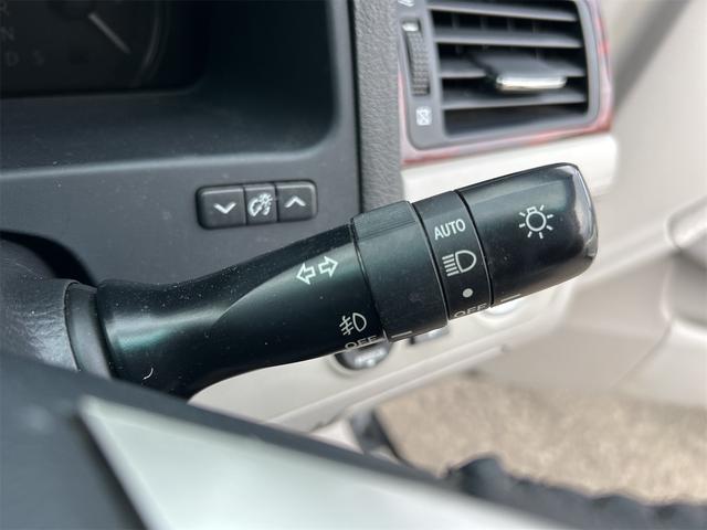 クラウン ロイヤルサルーン　ＥＴＣ　オートクルーズコントロール　バックカメラ　ナビ　ＴＶ　アルミホイール　オートライト　ＨＩＤ　ＡＴ　シートヒーター　スマートキー　電動格納ミラー　盗難防止システム　ＣＤ　ＤＶＤ再生　ＵＳＢ（53枚目）