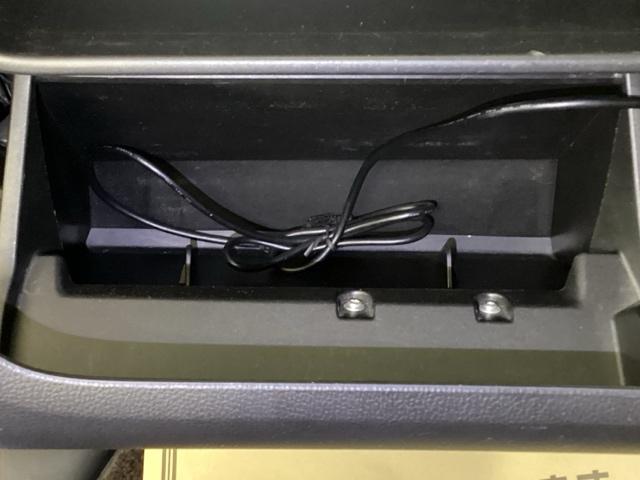 ｅＫスペースカスタム カスタムＴ　メモリーナビ　フルセグ　リアカメラ　ナビＴＶ　パワーウィンドー　地デジ　助手席エアバッグ　運転席エアバッグ　エアコン　ターボ　ベンチシート　ＡＢＳ　パワステ　キーフリー　アイドリングストップ　Ｓキー（28枚目）