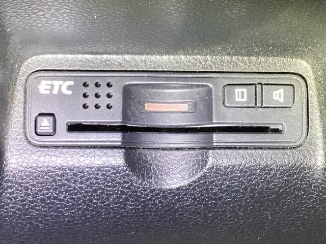 フィットハイブリッド ナビプレミアムセレクション アルミホイール ETC エアコン 運転席エアバッグ キーフリー パワーウィンドウ クルーズコントロール スマキー シートヒーター付 パワーステアリング ABS セキュリティー 助手席エアバック(15枚目)
