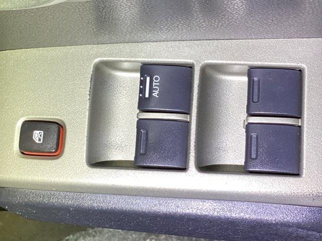フィットハイブリッド ナビプレミアムセレクション アルミホイール ETC エアコン 運転席エアバッグ キーフリー パワーウィンドウ クルーズコントロール スマキー シートヒーター付 パワーステアリング ABS セキュリティー 助手席エアバック(25枚目)