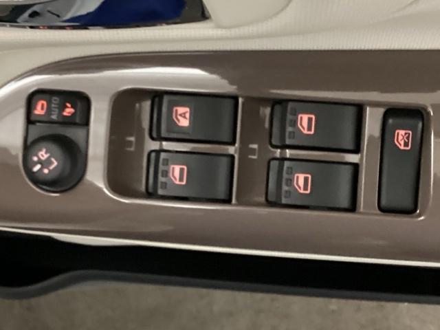 ムーヴキャンバス XメイクアップリミテッドSAIII リアカメラ ドラレコ ETC 衝突防止 横滑り防止装置 ナビTV 盗難防止装置 キーレスエントリー パワステ LEDヘッドランプ サイドエアバッグ 地デジ スマートキー&プッシュスタート DVD(30枚目)